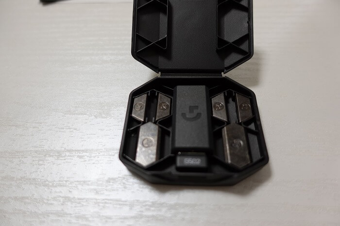 ゲーミングマウスは重さを調整できる